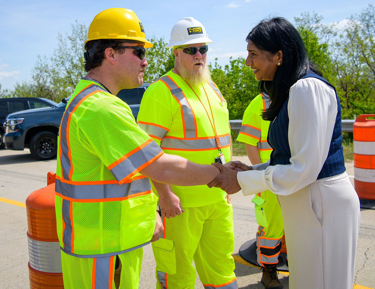 leadership-meeting-field-team-while-shaking-hands
